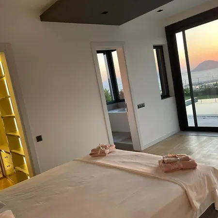 Luxury With Stunning Sea View And Spectacular Sunsets *