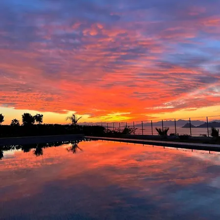 Villa Luxury With Stunning Sea View And Spectacular Sunsets *